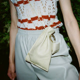HERRIE KINCHAKU POUCH - PM / SHIRO